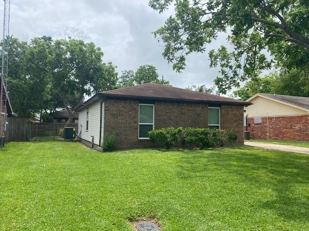 2417 34th Ave N, Texas City, TX 77590