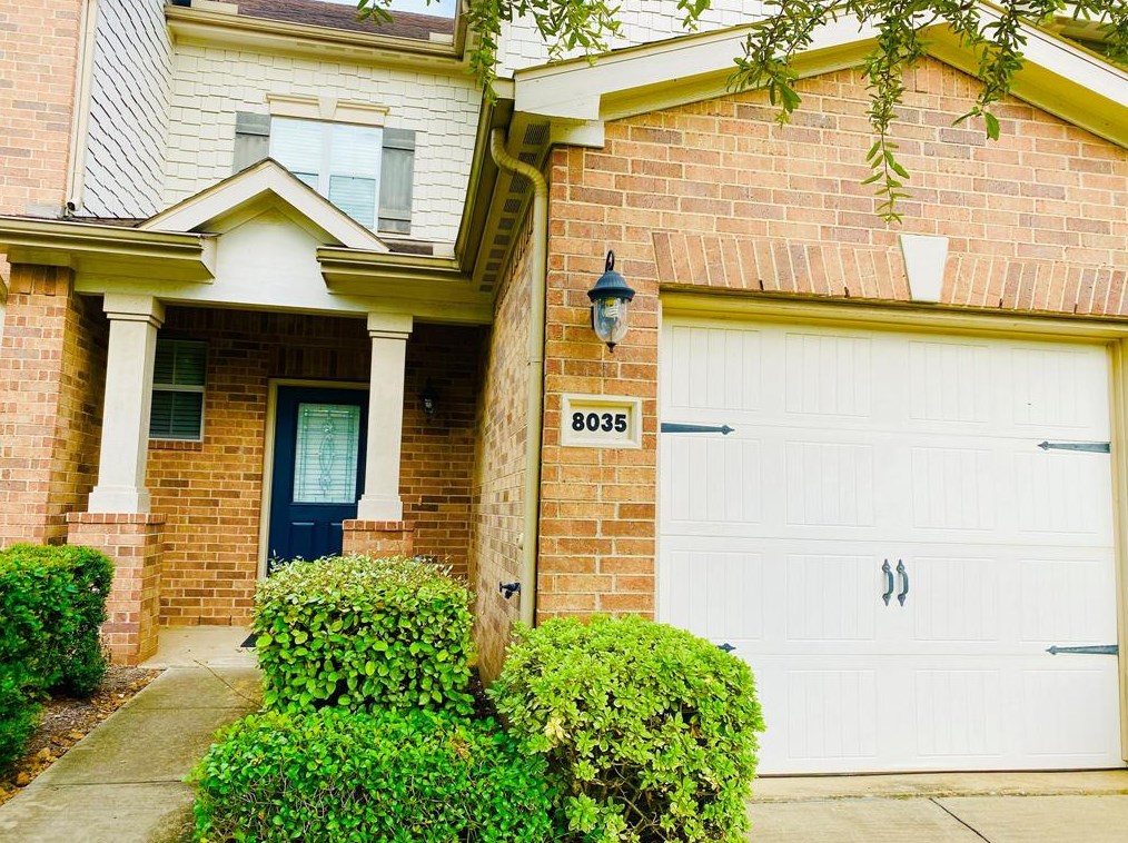 8035 Singing Sonnet Ln, Houston, TX 77072-0129
