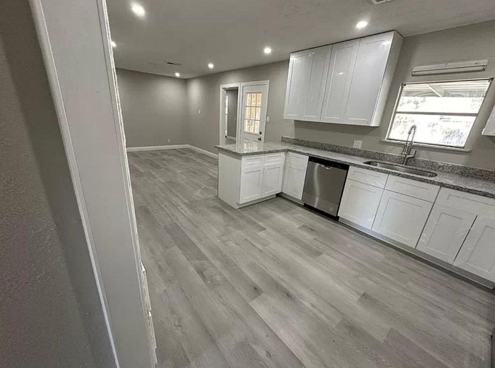 8030 San Carlos St, Beaumont, TX 77708