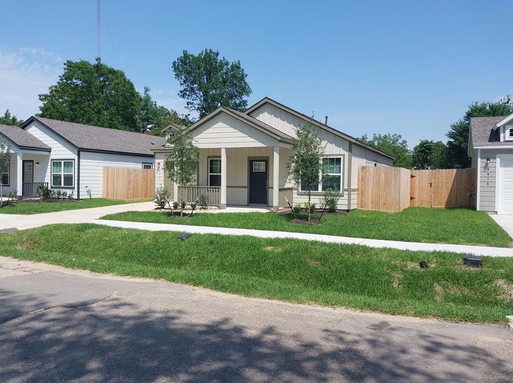6913 New York St, Houston, TX 77021-5051