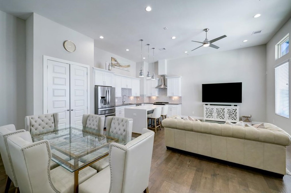 2141 Hoskins Dr, Houston TX  77080-5422 exterior