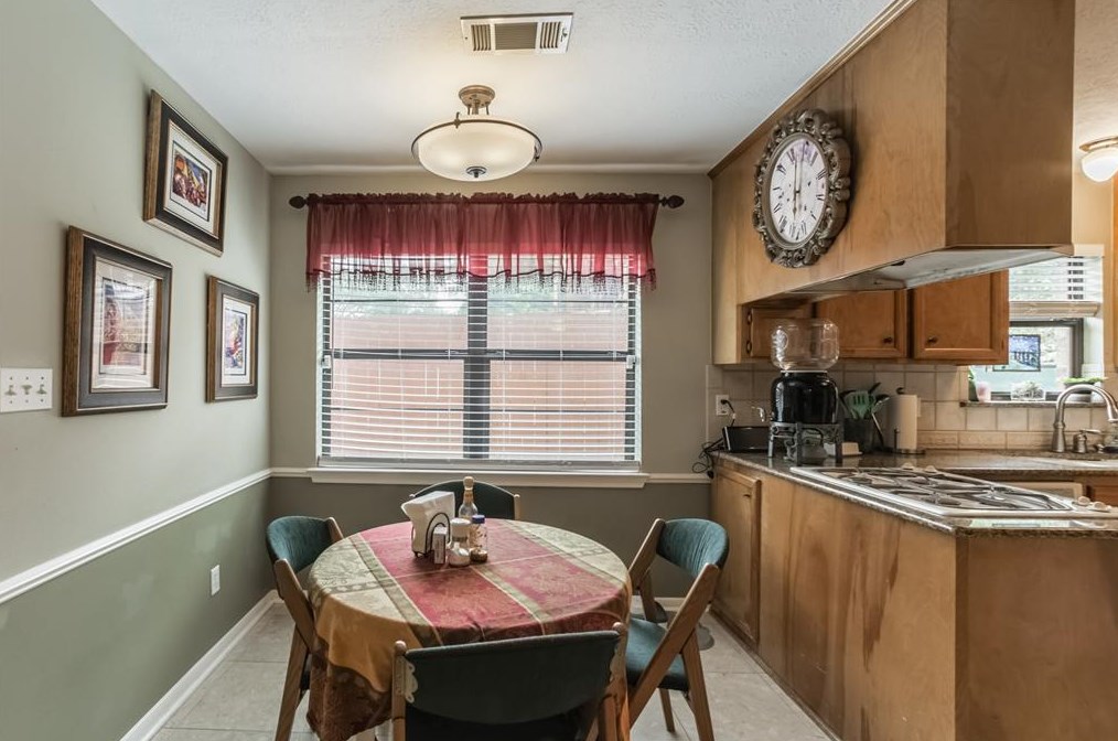 13163 Rummel Creek Rd, Houston TX  77079-6133 exterior