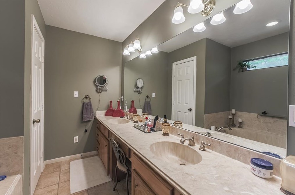 13163 Rummel Creek Rd, Houston TX  77079-6133 exterior