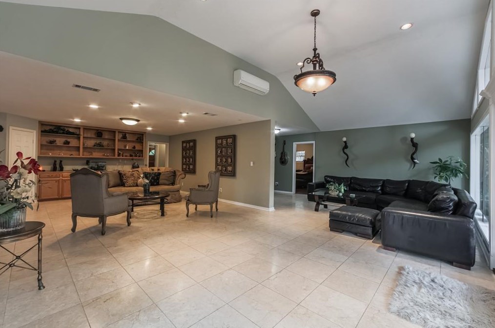 13163 Rummel Creek Rd, Houston TX  77079-6133 exterior