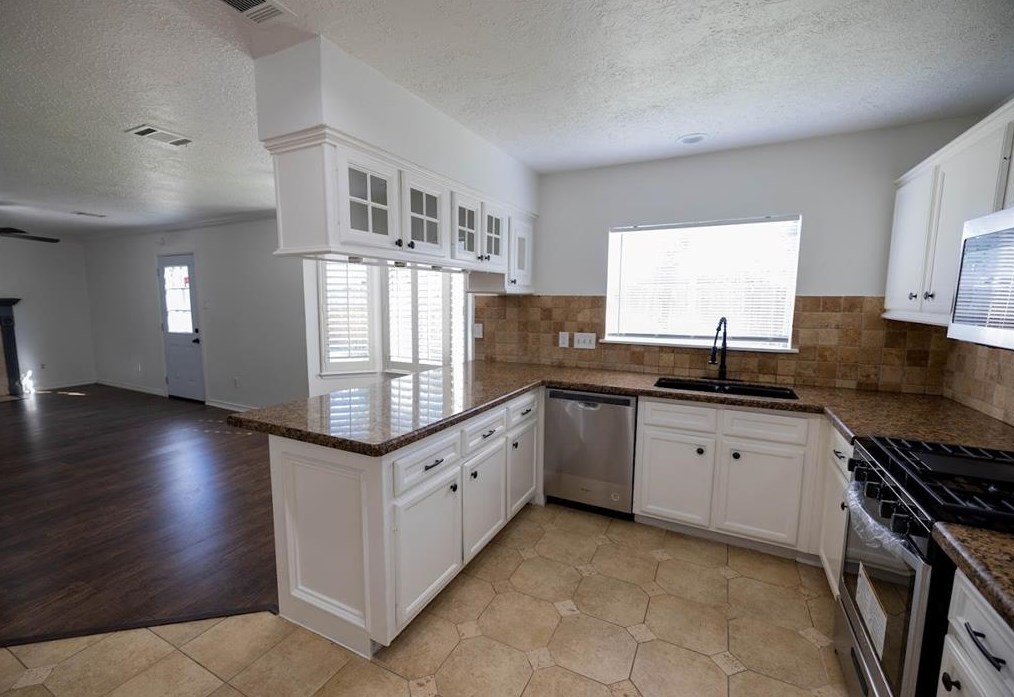 14202 Beau Harp Dr, Houston, TX 77049-3654