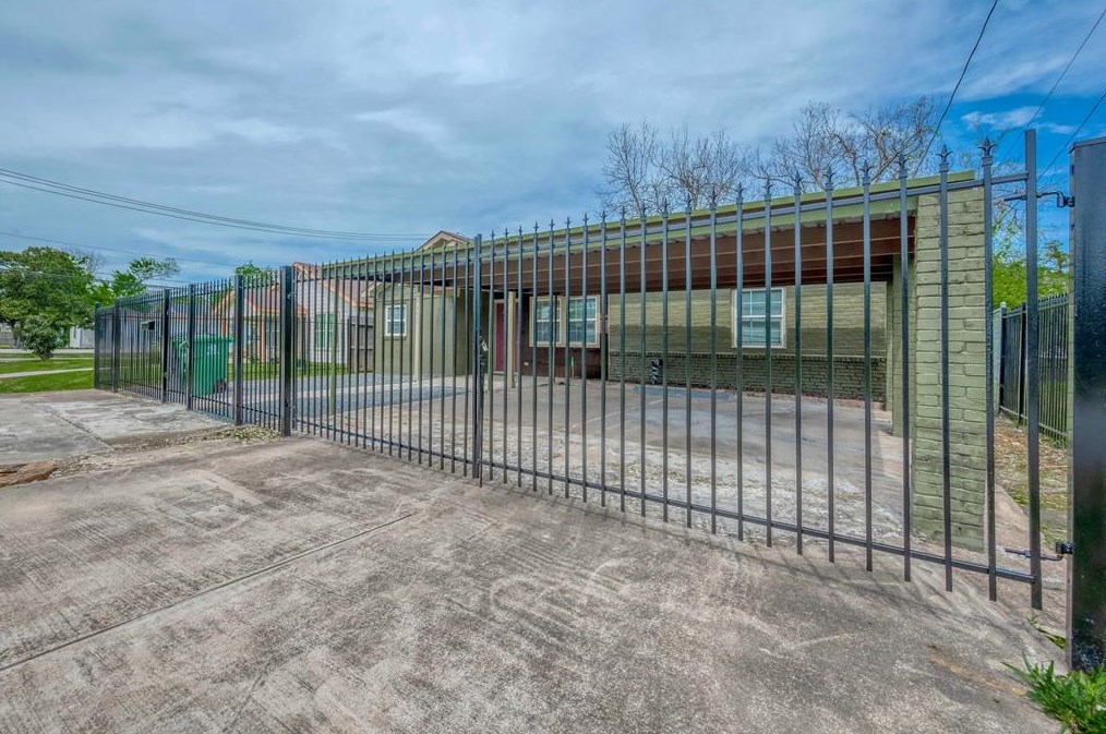 3505 Mount Pleasant St, Houston, TX 77021
