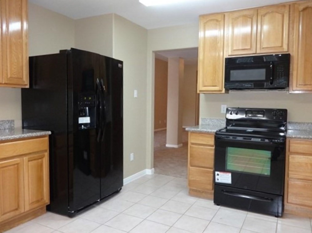 3910 Cary Creek Dr, Baytown TX  77521-2633 exterior