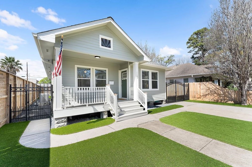 1105 Tulane St, Houston TX  77008-6846 exterior