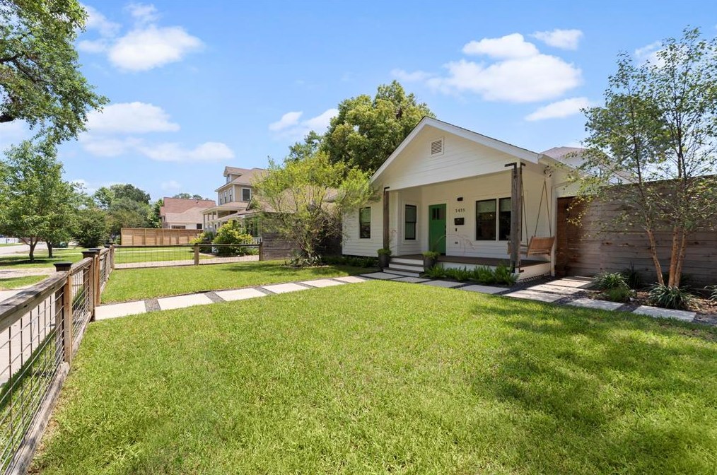 1418 Ashland St, Houston, TX 77008-4130