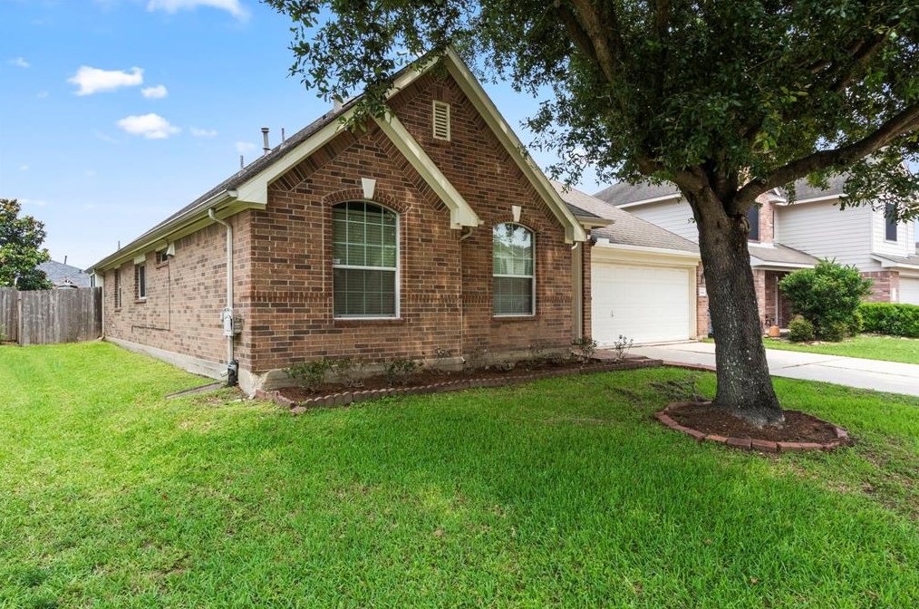 1818 Dominic Ln, Houston, TX 77049-1593