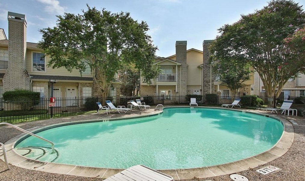 7575 Cambridge St, Houston TX  77054-2007 exterior