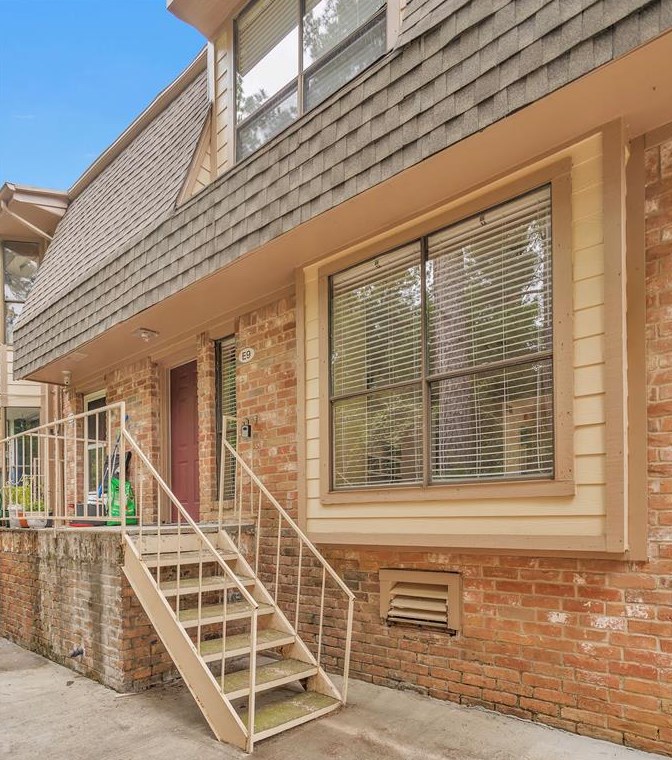 2003 Place Rebecca Ln, Houston, TX 77090-1043