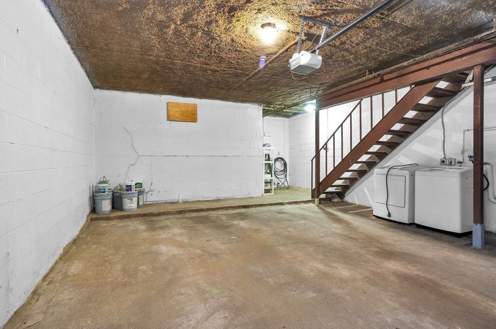 2003 Place Rebecca Ln, Houston TX  77090-1043 exterior