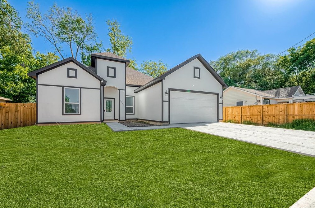 3722 Lynnfield St, Houston, TX 77016-6728