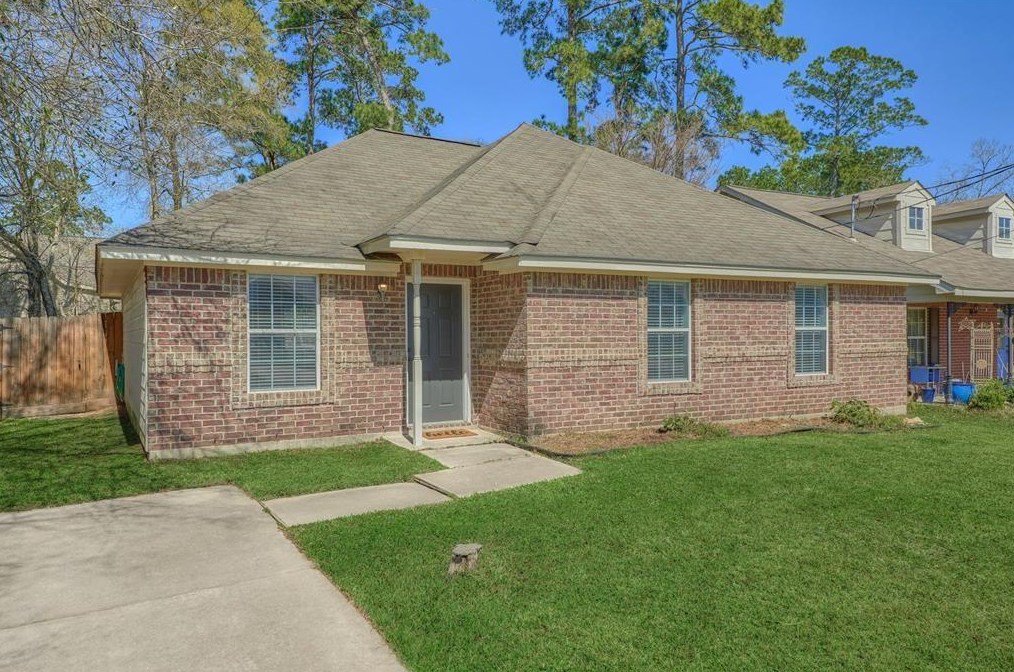 702 Springwood Dr, Conroe, TX 77385