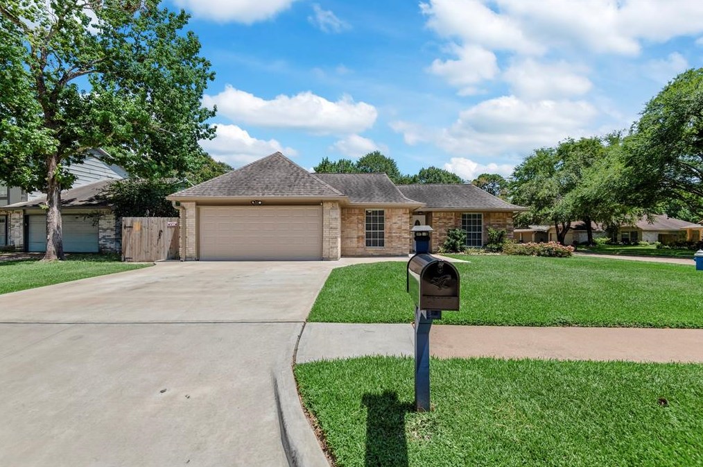 15515 Sungold Ct, Houston, TX 77095-2039