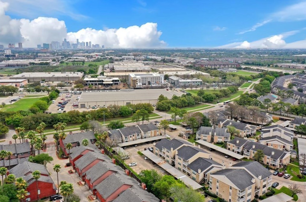 2750 Holly Hall St, Houston TX  77054-4109 exterior