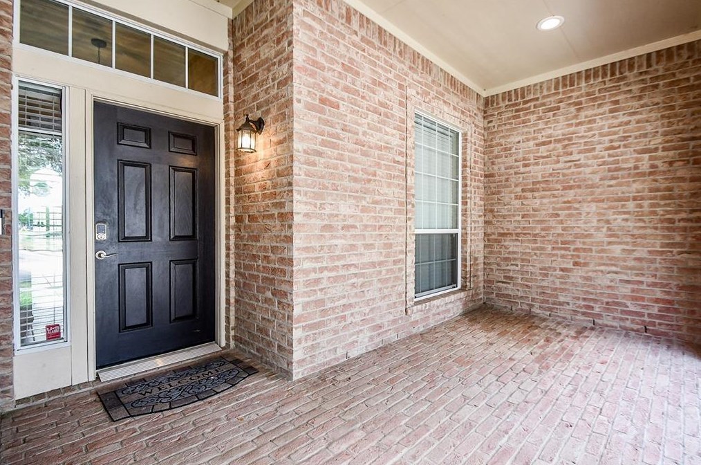 1814 Stoneleigh Ct, Sugar Land, TX 77479-3328
