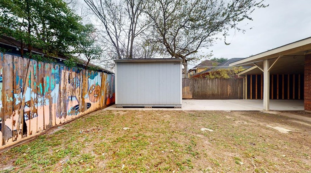 4117 Polk St, Houston TX  77023-1725 exterior