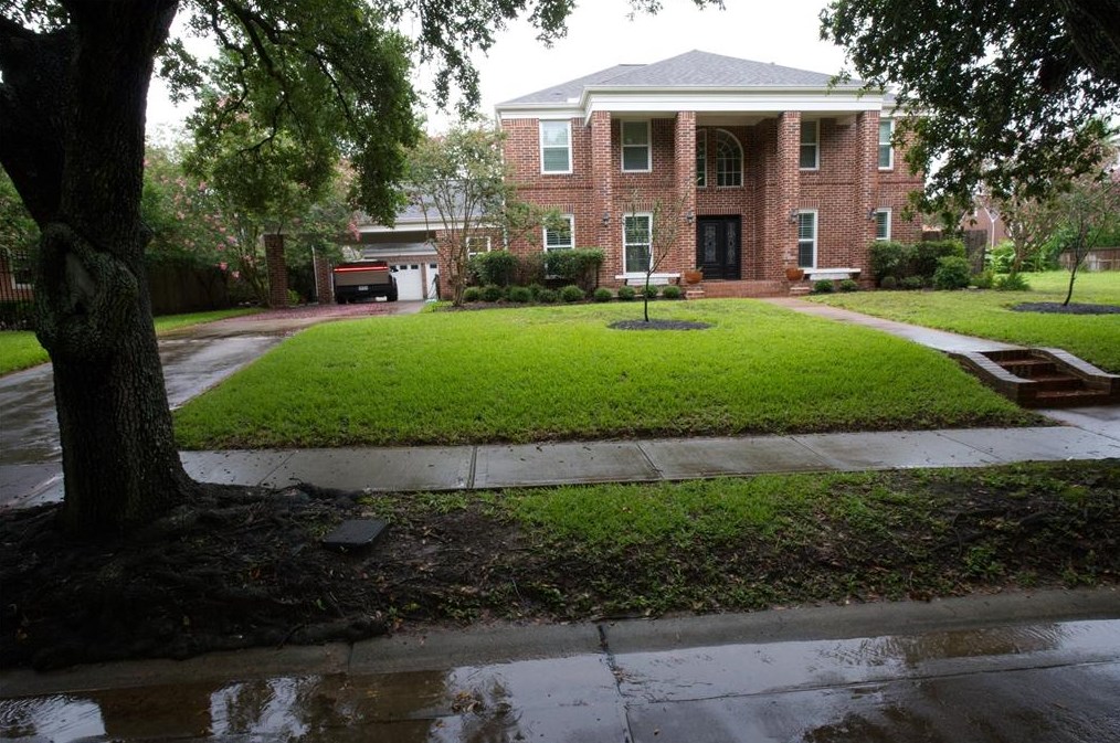 73 Greensward Ln, Sugar Land, TX 77479