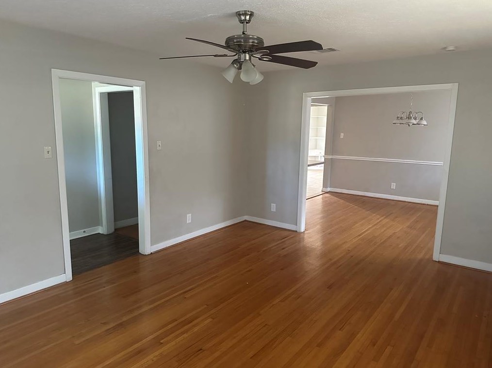 7742 Meadville St, Houston, TX 77061