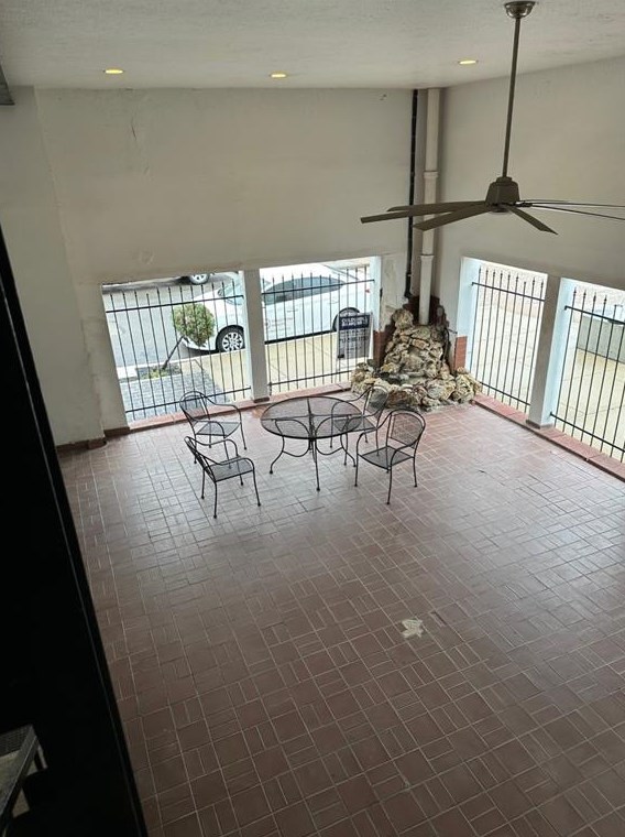 400 Texas Ave, Baytown, TX 77520-5261