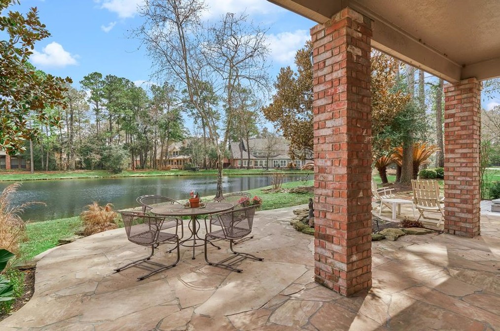 6 Turtle Rock Ct, Spring, TX 77381-4800