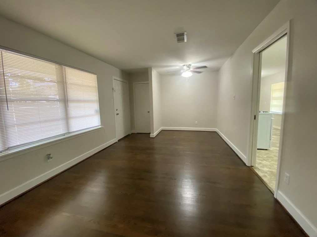 913 Wimberly St, Angleton, TX 77515