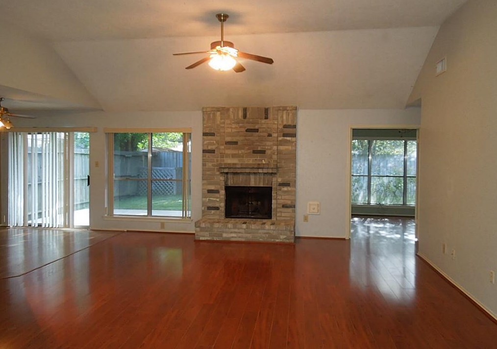 16310 Ember Hollow Ln, Sugar Land TX  77498-7111 exterior