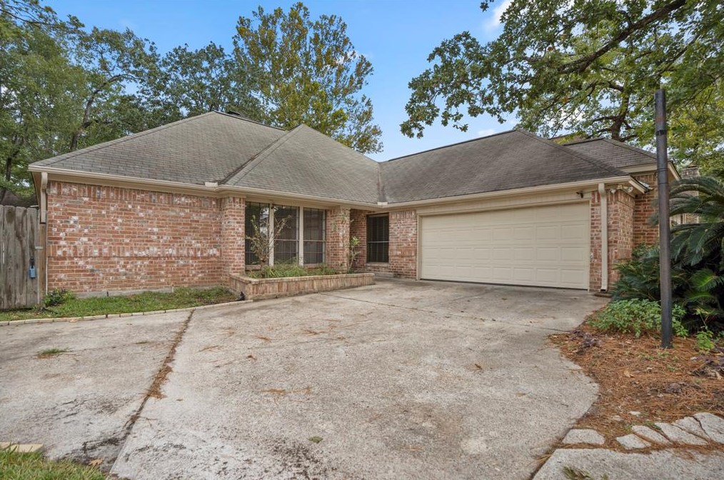 38 Devonshire Dr, Conroe, TX 77304