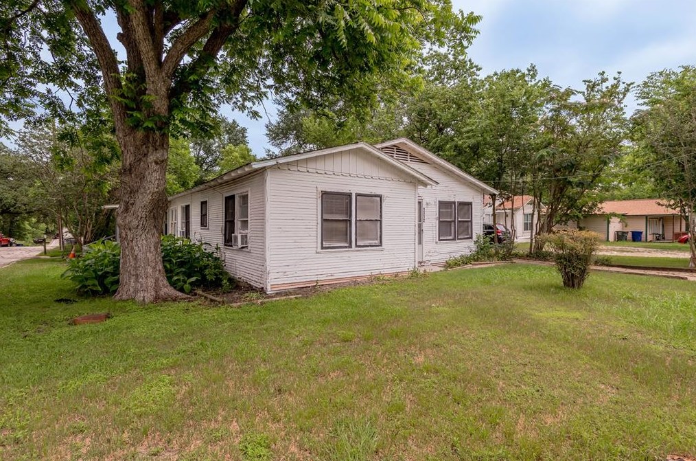 1312 16th St, Huntsville, TX 77340