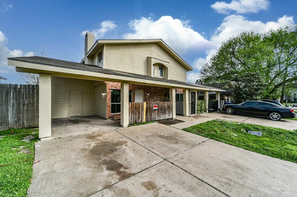7831 Pacific Pearl St, Houston, TX 77072-3233