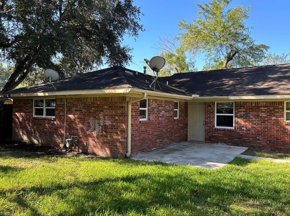 2311 Willow Blvd, Pearland, TX 77581