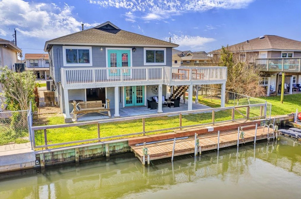 301 Ling St, Hitchcock, TX 77563