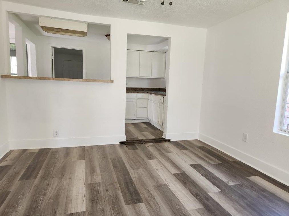 7950 Safebuy St, Houston, TX 77028-3310