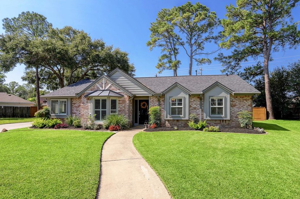 12527 Deep Spring Ln, Houston, TX 77077-2911