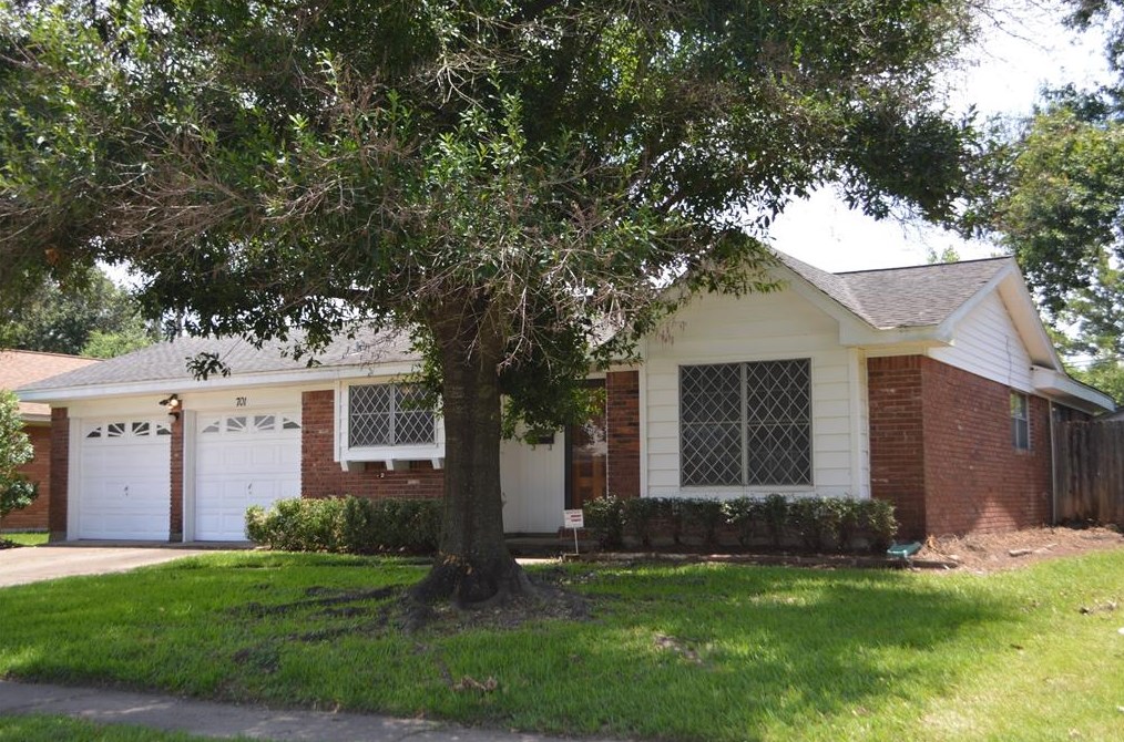 701 Alyse St, Deer Park, TX 77536
