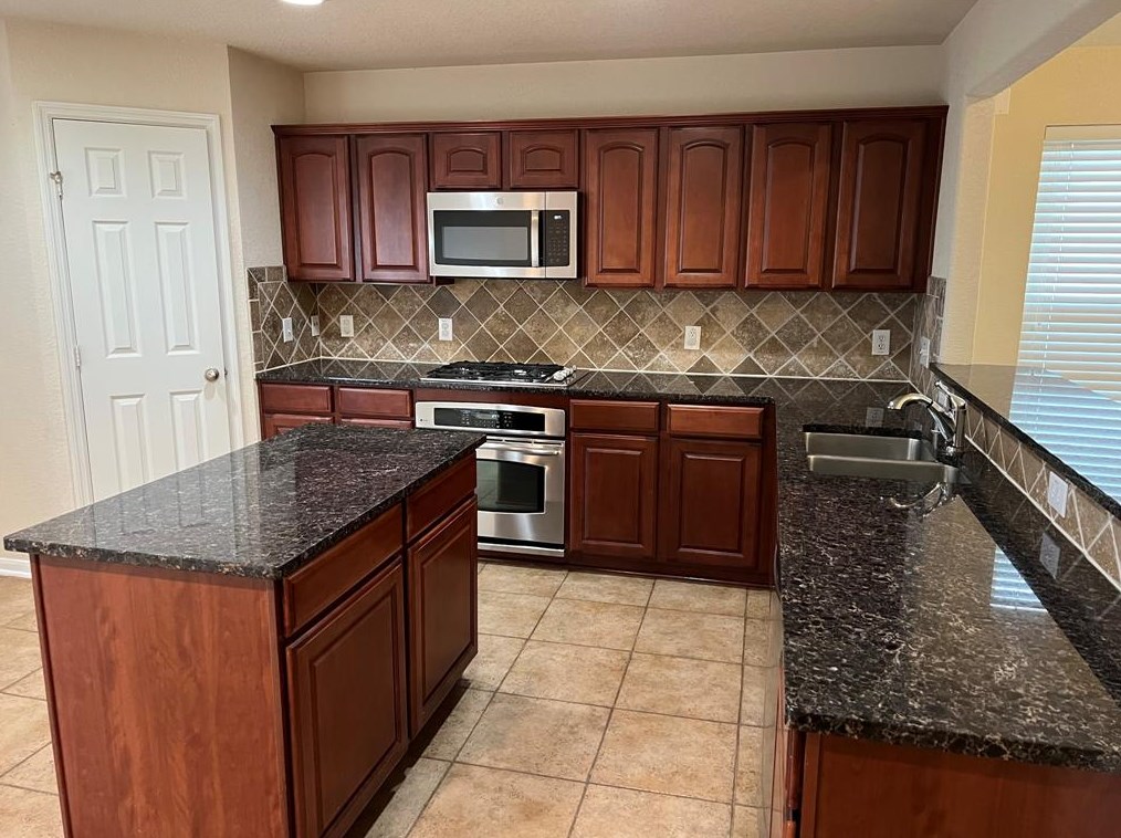2969 Water Willow Ln, Pearland, TX 77581