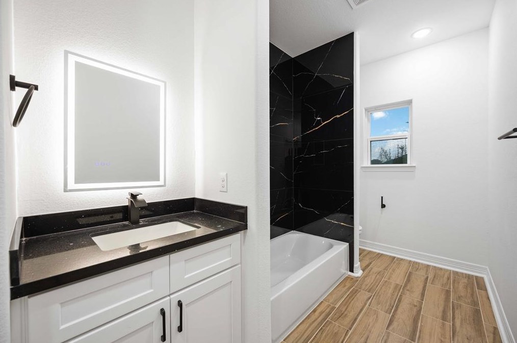 5311 Liberty Rd, Houston TX  77026-5314 exterior