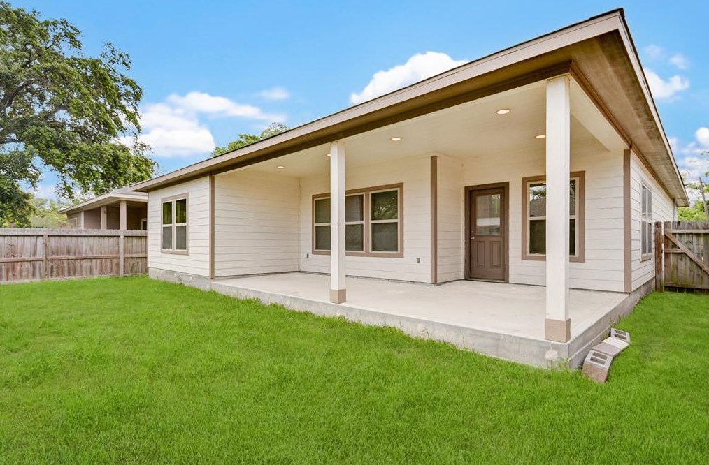 4347 Clover St, Houston TX  77051-2723 exterior