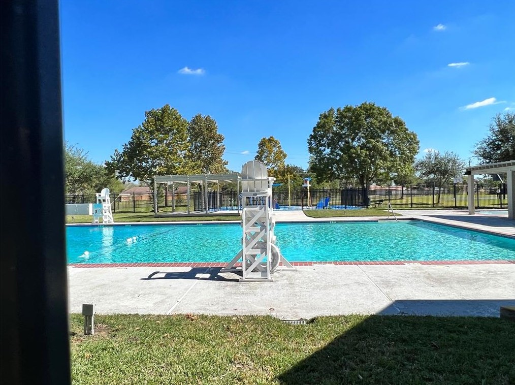 2819 Plymouth Colony Dr, Houston TX  77598-3109 exterior