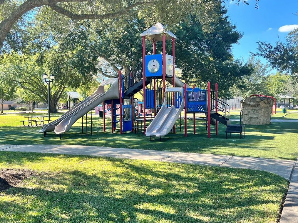 2819 Plymouth Colony Dr, Houston, TX 77598