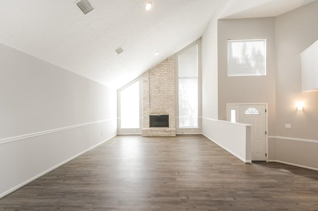 1102 Forest Home Dr, Houston TX  77077-1016 exterior