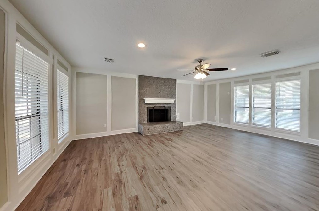 12119 Oakcroft Dr, Houston, TX 77070