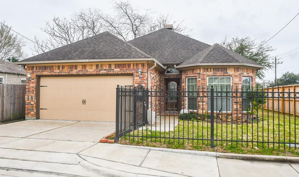 1613 Saulnier St, Houston, TX 77019
