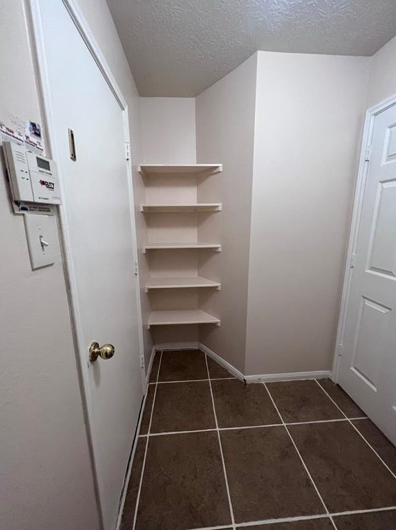 1938 Rock Rdg Dr, Houston TX  77049-1467 exterior