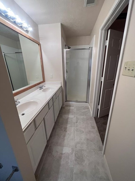 1938 Rock Rdg Dr, Houston TX  77049-1467 exterior