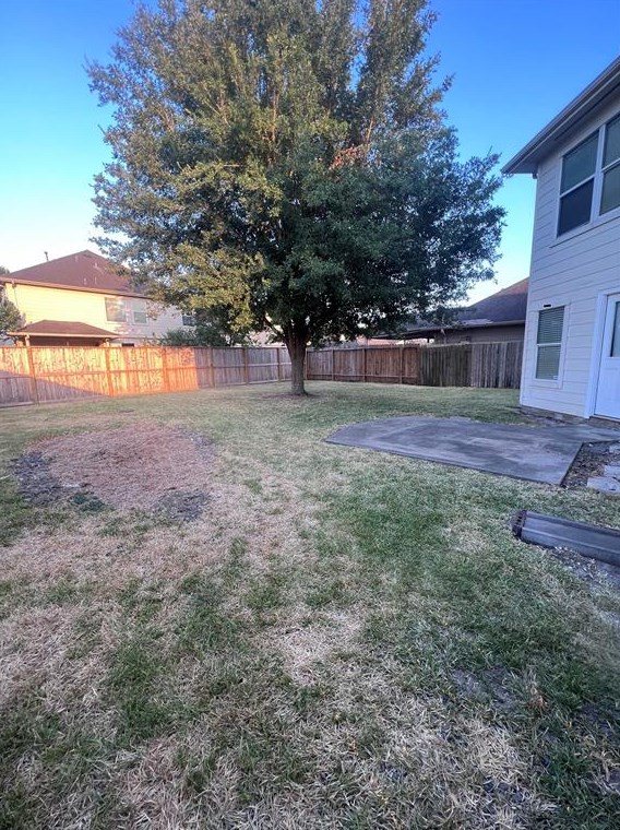 1938 Rock Rdg Dr, Houston TX  77049-1467 exterior