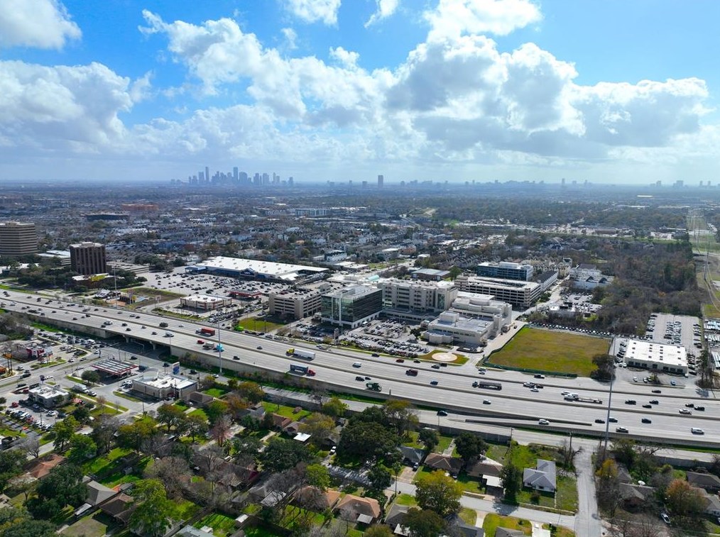 3035 Guese Rd, Houston, TX 77018-7206