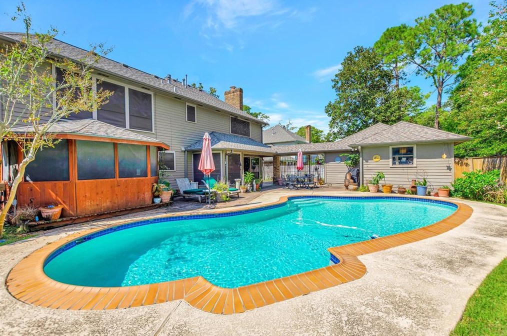 16019 Craighurst Dr, Houston TX  exterior